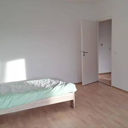 4 Betten Bad Wc Ideal Fuer Kurzaufenthalt דירה Wulfrath
