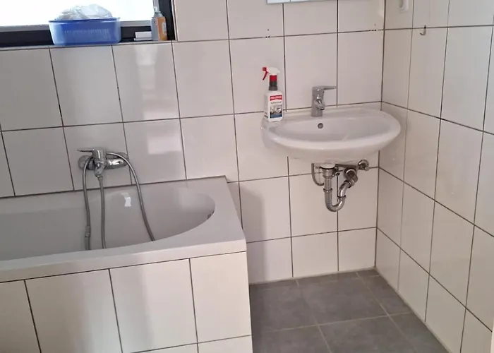 4 Betten Bad Wc Ideal Fuer Kurzaufenthalt *